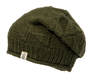 A green Wave Slouch made of organic cotton on a mannequin.